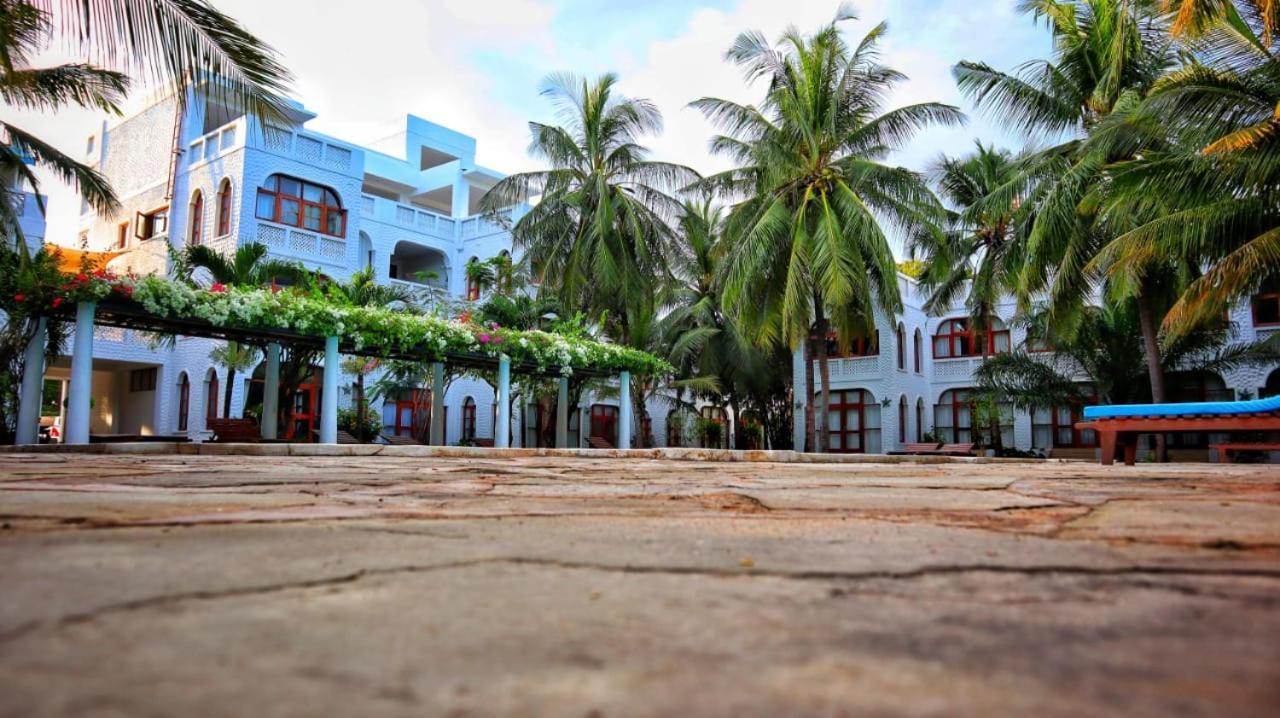 Mbili Kuwili Studio Suites Diani Beach Exterior photo